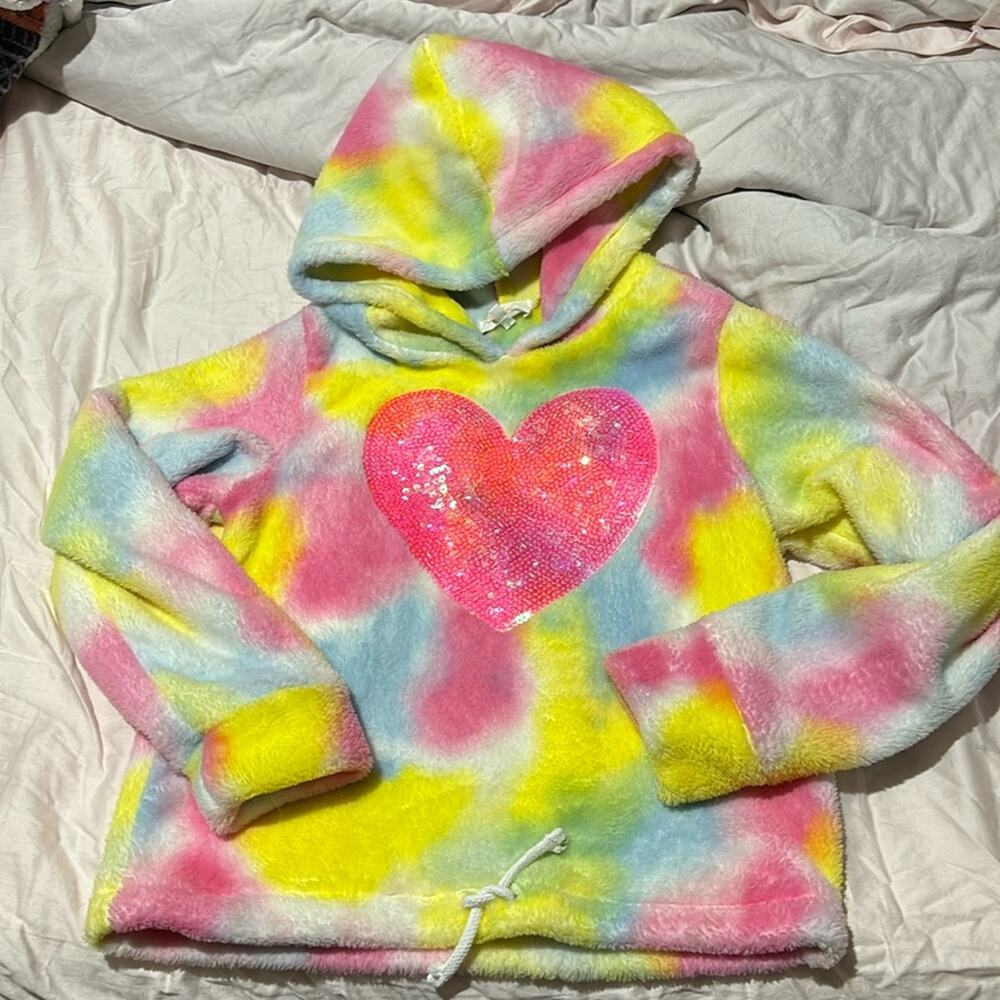 kensie 7/8 tie dye hooded sweatshirt sequin chest heart front pockets worn once